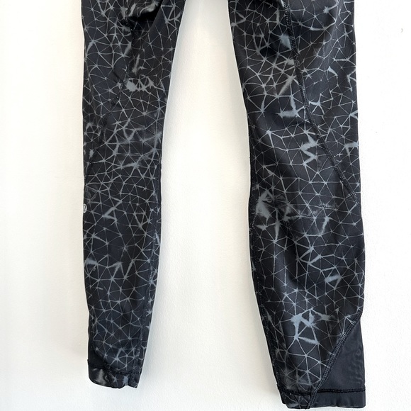 🌸GUC Lululemon Yoga Pants🌸 - Picture 6 of 7